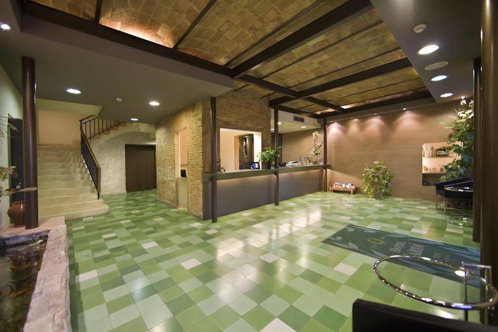 Hotel Jardi Apartaments Mollerussa Esterno foto
